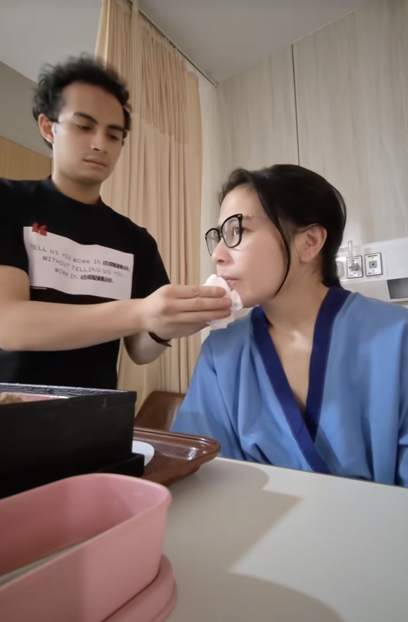 Prilly dan Omara. (TikTok/Prilly Latuconsina)